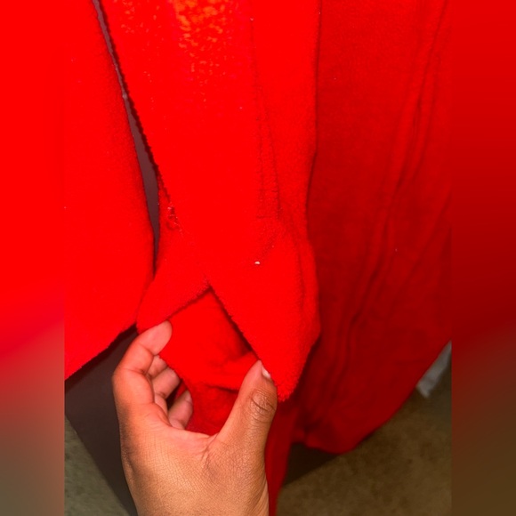 Cozy Red Zip-Up Robe - Picture 4 of 4